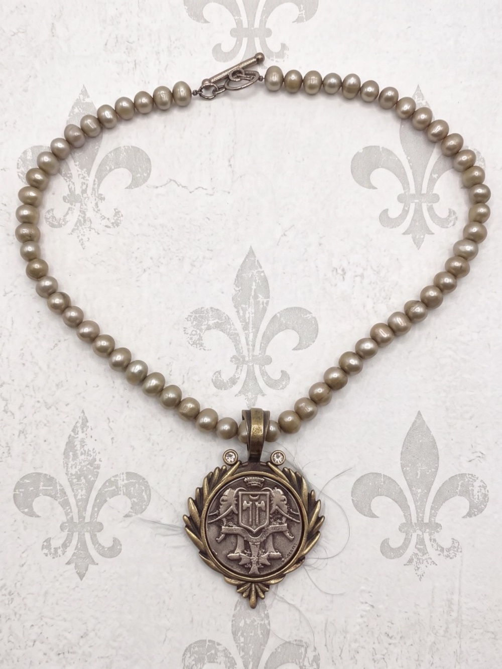 French Kande Freshwater Pearl Necklace, 16 Inch, Medallion Pendant Vtg Style